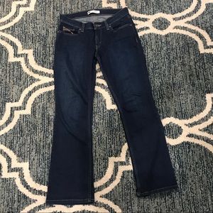 EUC Women's Levi's Dark blue jeans size 9s